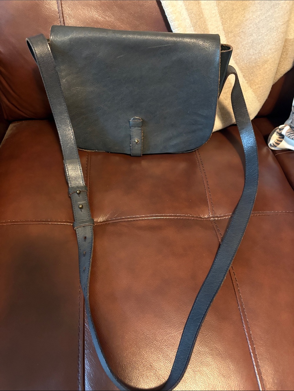 Lucky Brand women’s Leather Crossbody Bag in Dark Blue